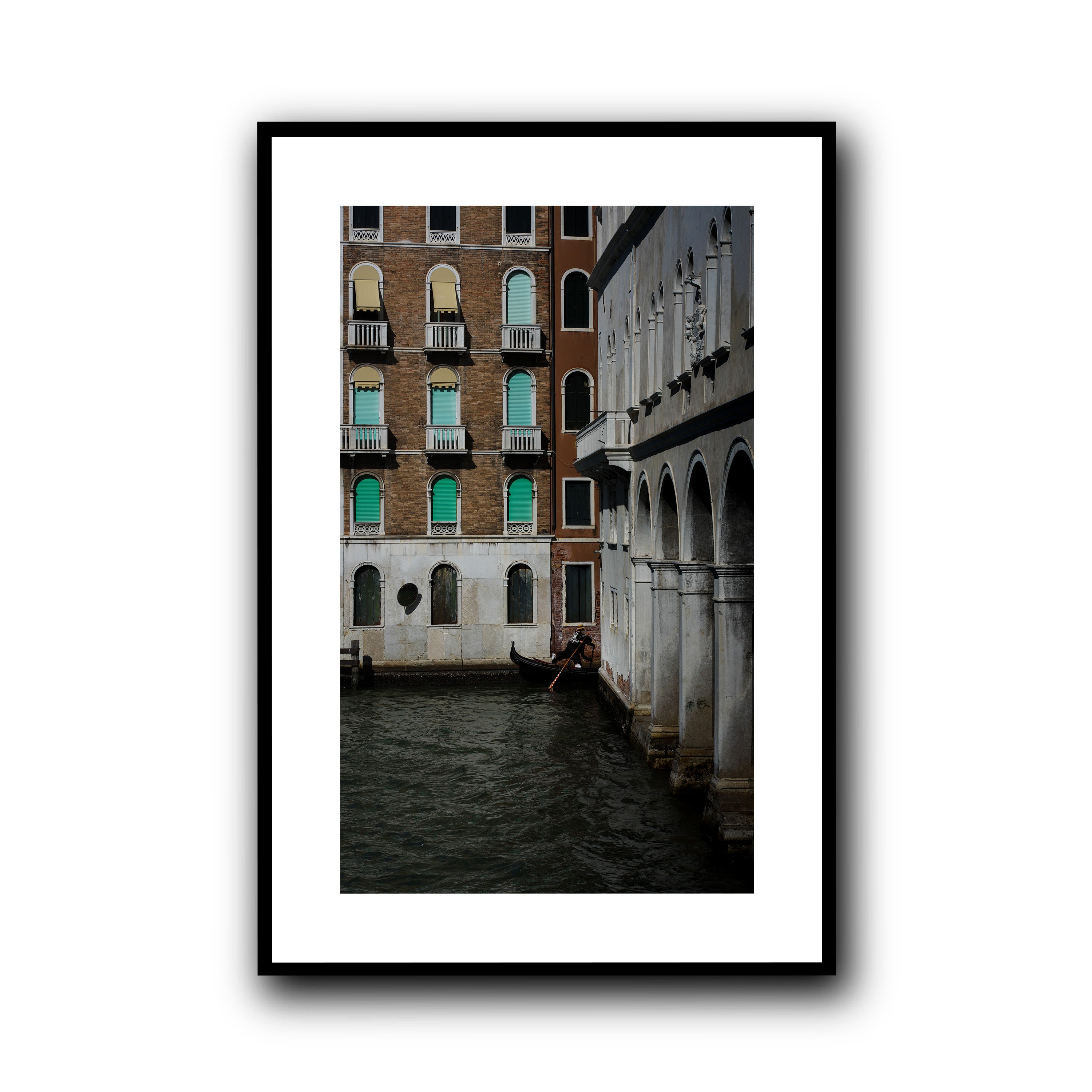 Between Two Facades, Venice