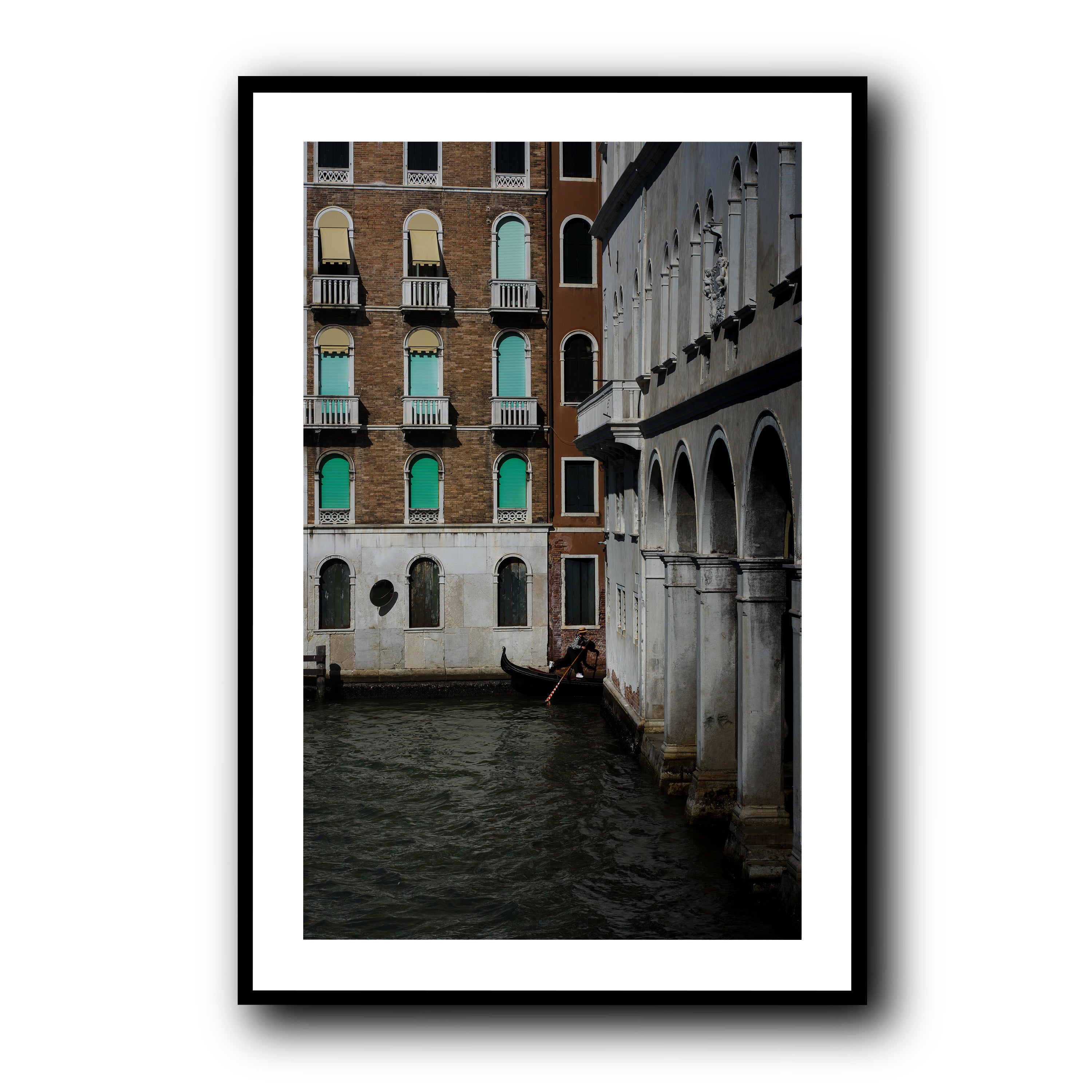 Between Two Facades, Venice