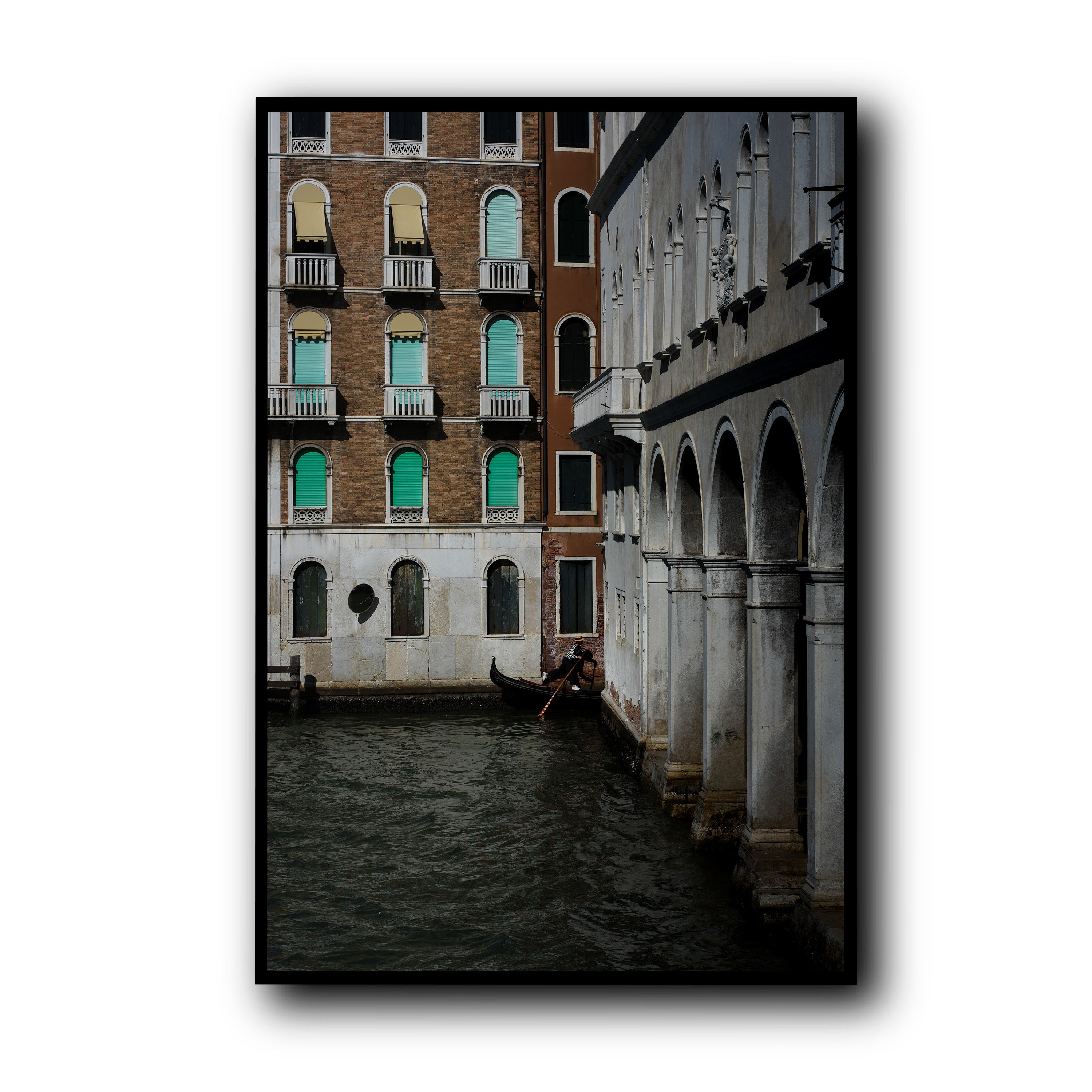 Between Two Facades, Venice