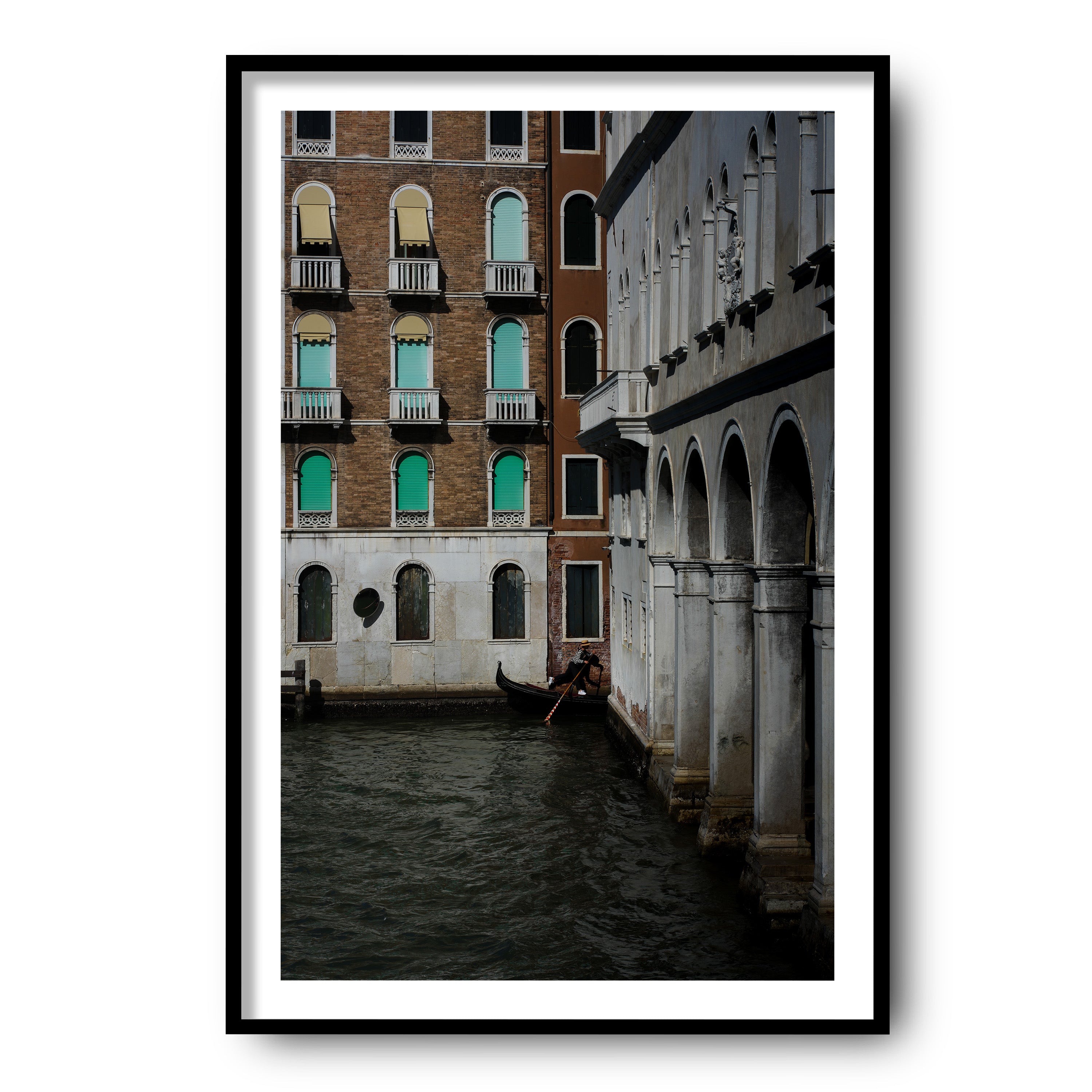 Between Two Facades, Venice
