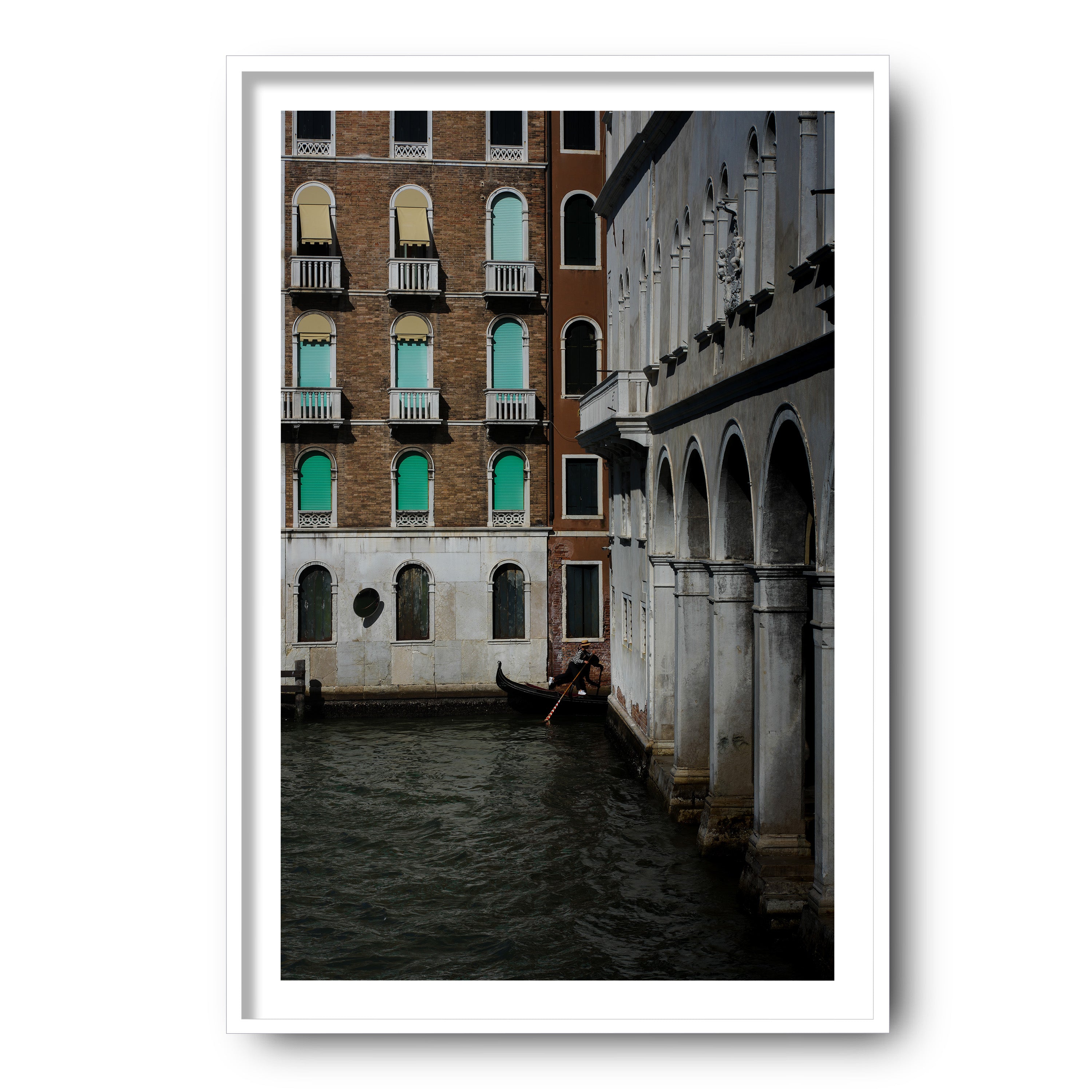 Between Two Facades, Venice